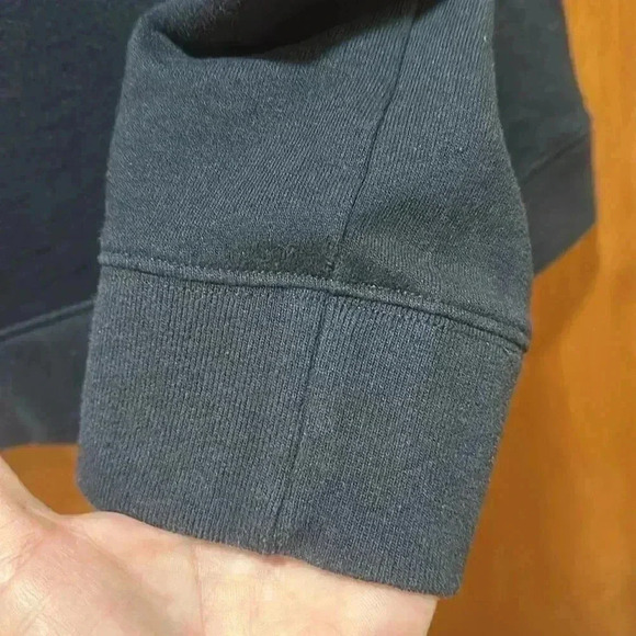 Untuckit Pullover Size Large - Picture 4 of 8